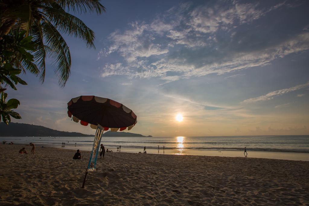 Отель Magnific Patong Экстерьер фото